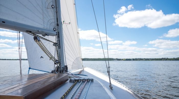 La Verità sulla Vacanza in Barca a Vela: TUTTO QUELLO CHE DEVI SAPERE PRIMA DI PARTIRE!